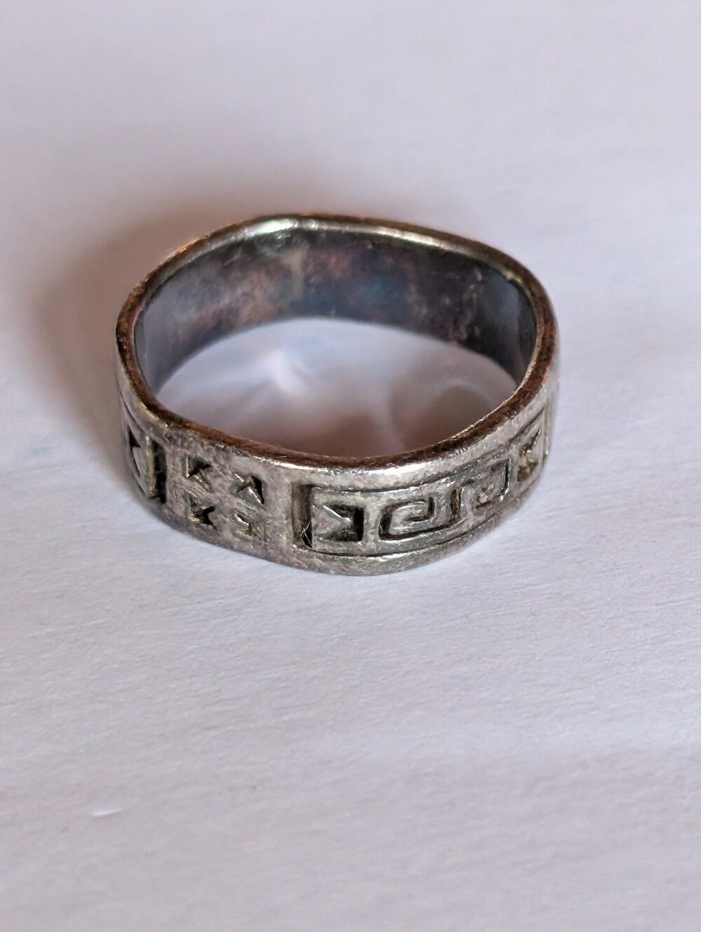 Vintage Silver Band Ring with Geometric Pattern in VGUC